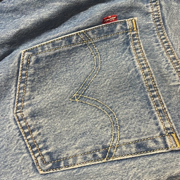 Levi’s W 501 Straight Leg Light Wash - Picture 5 of 9